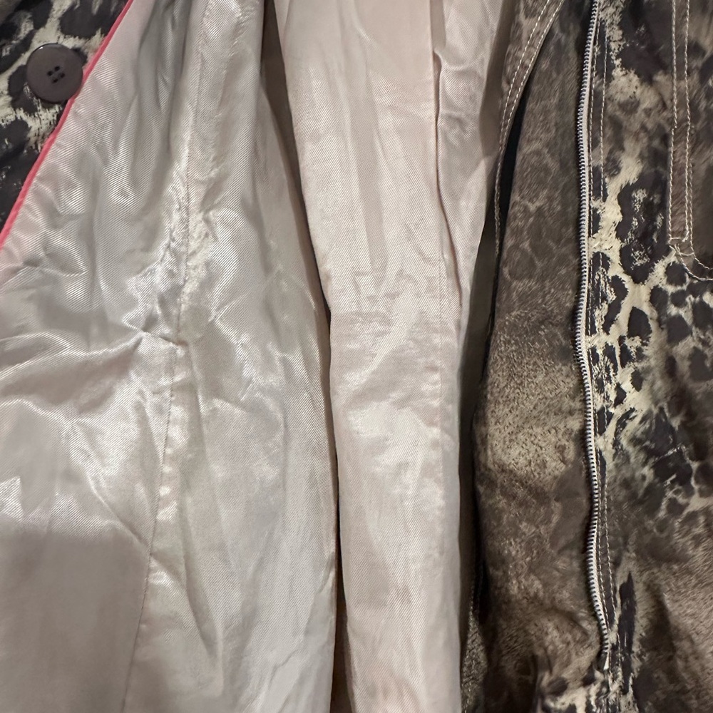 Vince Camuto Leopard Print Rain Coat/ Jacket- Large - Picture 4 of 6